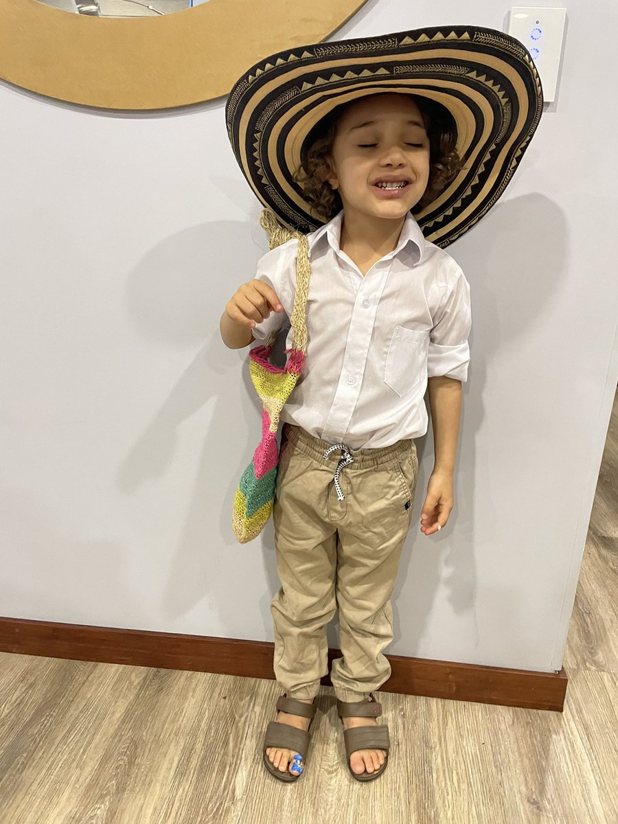 alejagonzaleza's tweet photo. Ahí fue..  ‘ Leandro y Medina ’ 🪗@SilvestreFDC  @CanalRCN https://t.co/Nn9DKrtZov