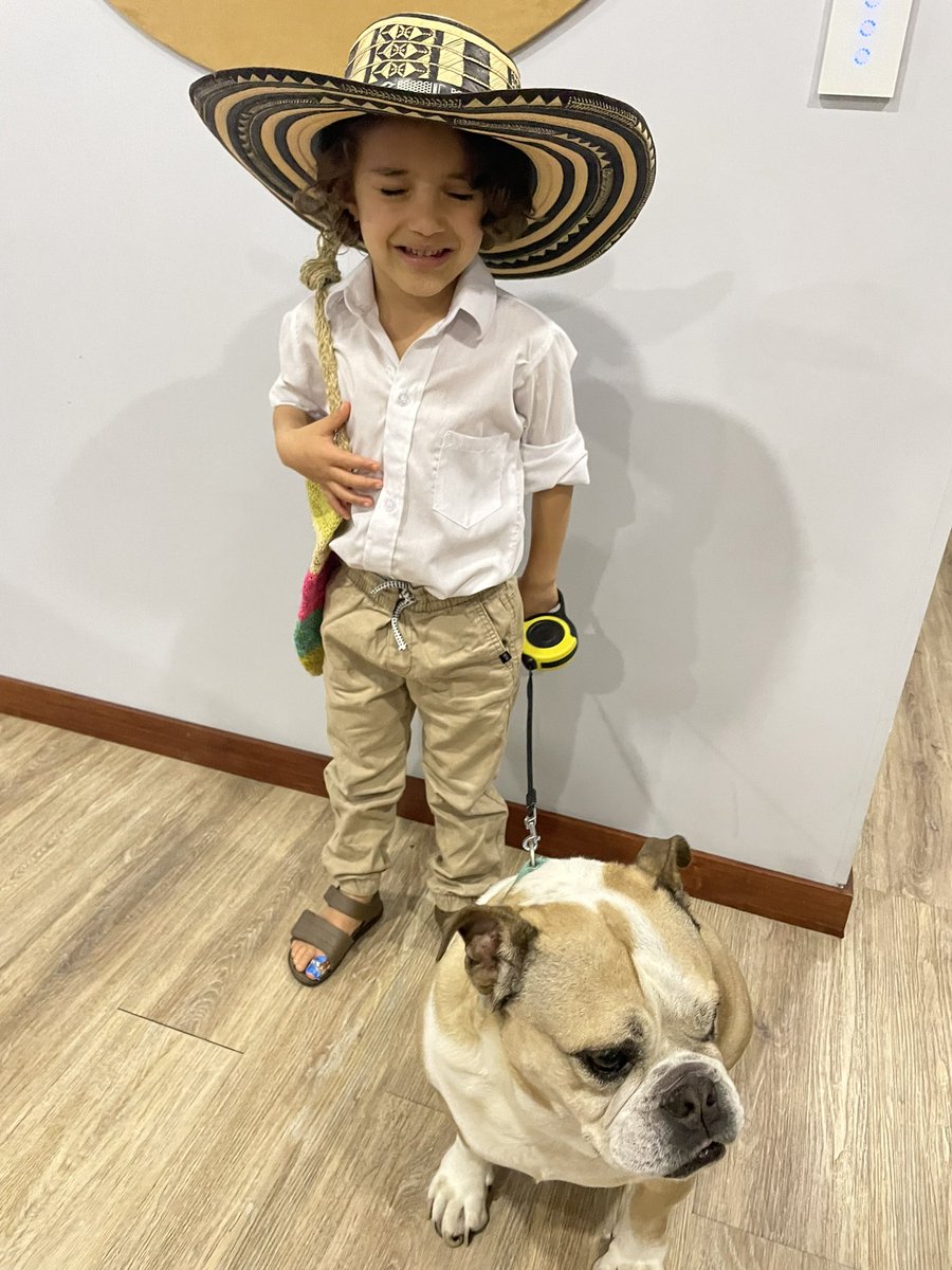 alejagonzaleza's tweet photo. Ahí fue..  ‘ Leandro y Medina ’ 🪗@SilvestreFDC  @CanalRCN https://t.co/Nn9DKrtZov