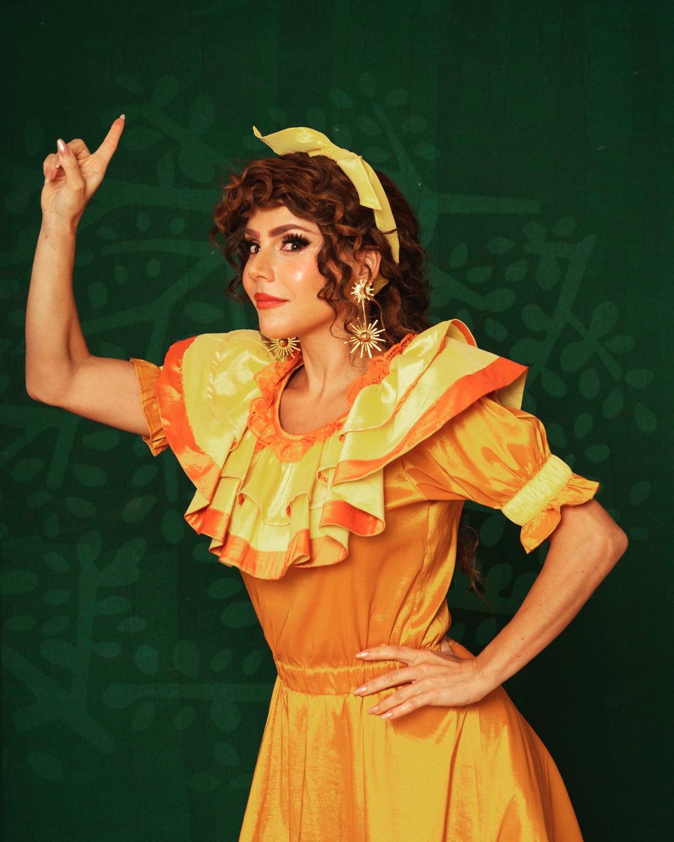 Happy Halloween! Att: #pepamadrigal #lafamiliamadrigal #tiapepa