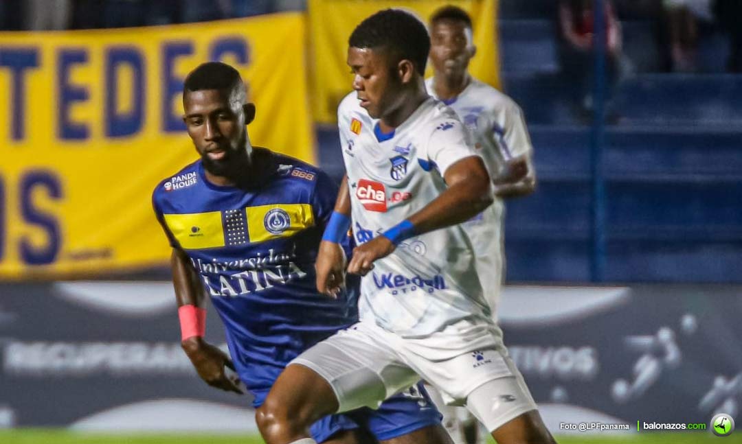 Balonazos's tweet photo. Universitario del DT venezolano Julio Infante derrotó al Árabe Unido en la Semifinal IDA de la LPF.

#VinotintoExt
#JulioInfante
#CDUniversitario

🔗 https://t.co/jgMucPes3g https://t.co/4UHg3hsnLp