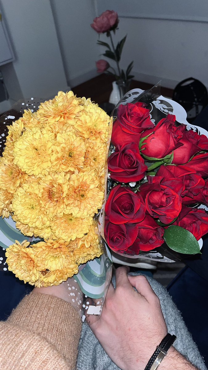 Tener un mal día y que llegue mi novio con esto >>>