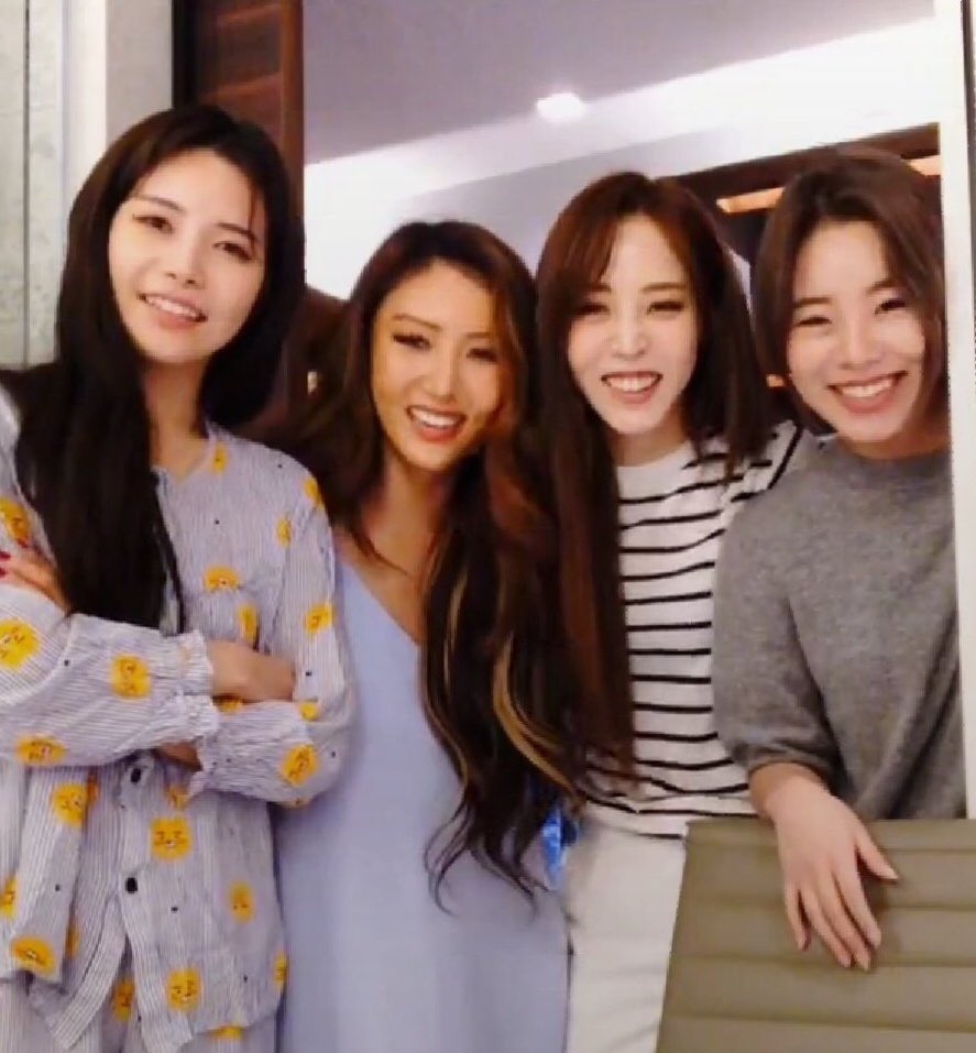 moodarada2's tweet photo. 11/1

I vote #mamamoo for Worldwide Fan's Choice Top 10 #MAMAVOTE 

🔗https://t.co/vQ0D07rg9Y https://t.co/9OG3H6Rwe0