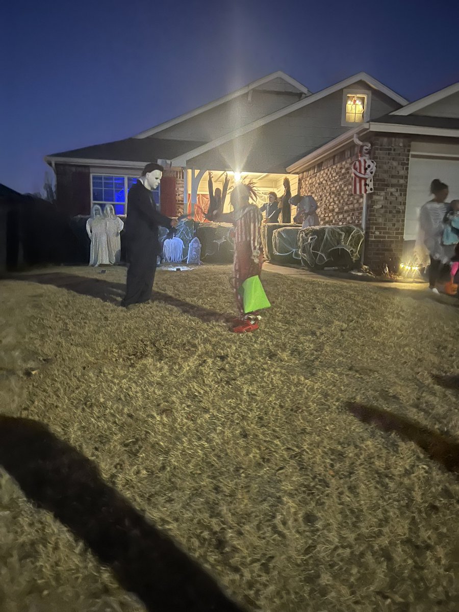 Happy Halloween from the Willard’s 💀🎃👻