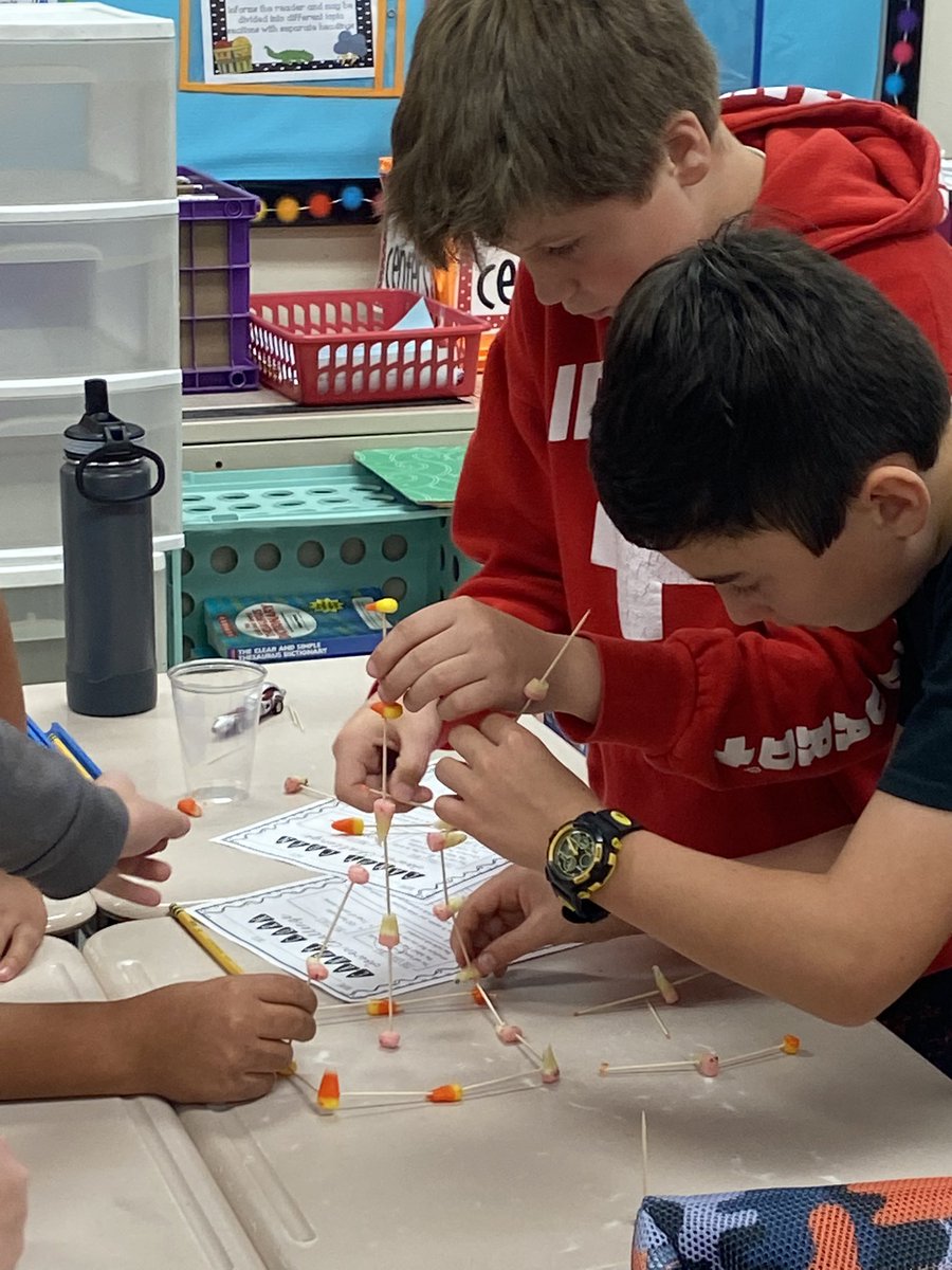 reed5foxes's tweet photo. #candycornscience https://t.co/VZjfNBzbPz