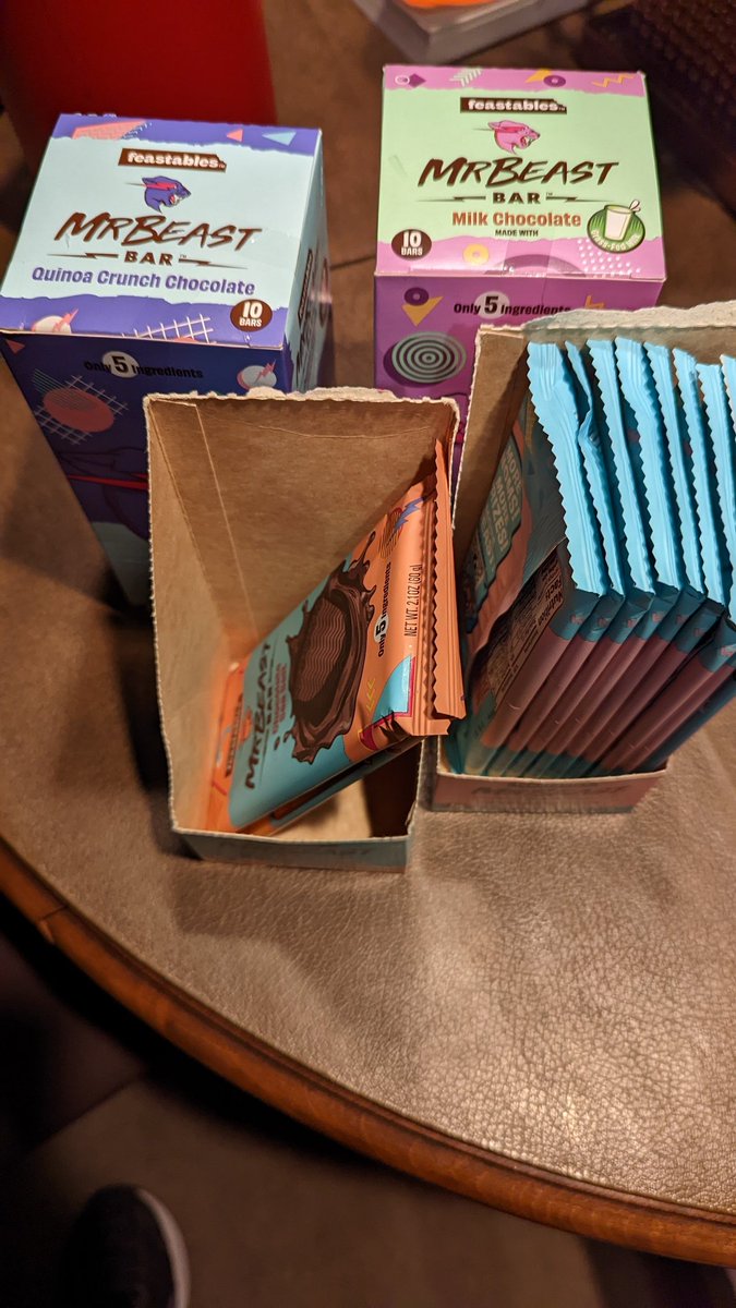 TechBEK99's tweet image. Just in case I run out of candy for the kids, there&apos;s a plan b. It pays to show up late. @MrBeast