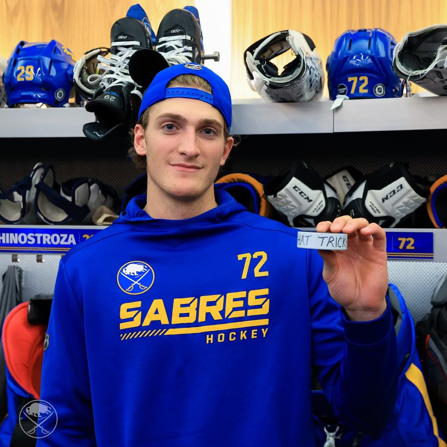 BuffaloSabres's tweet photo. You love to see it. 😎

#LetsGoBuffalo https://t.co/8qOsNILqJy