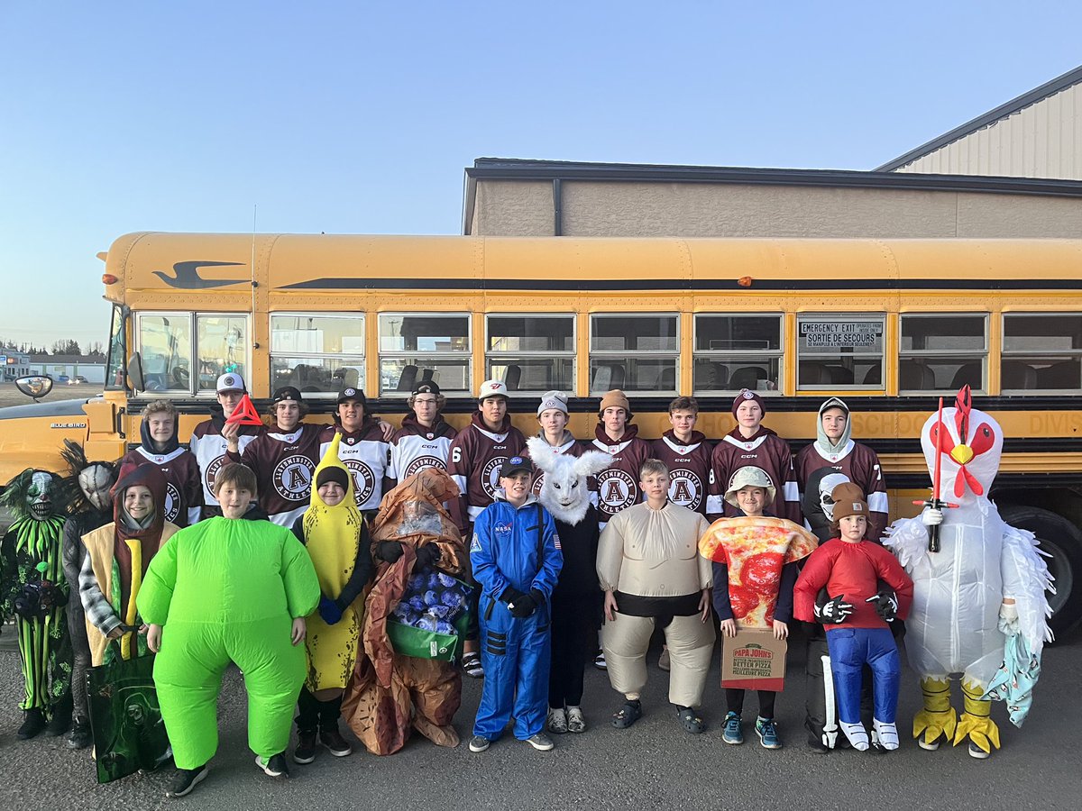 tindall34's tweet image. Thanks to the @Athletics_JPHL for taking our U11 Blazers trick or treating tonight! Great night of fun and team bonding. Can’t wait for the boys to pay the Coach tax on Wednesday at practice! #coffeecrisp @InfoIhd