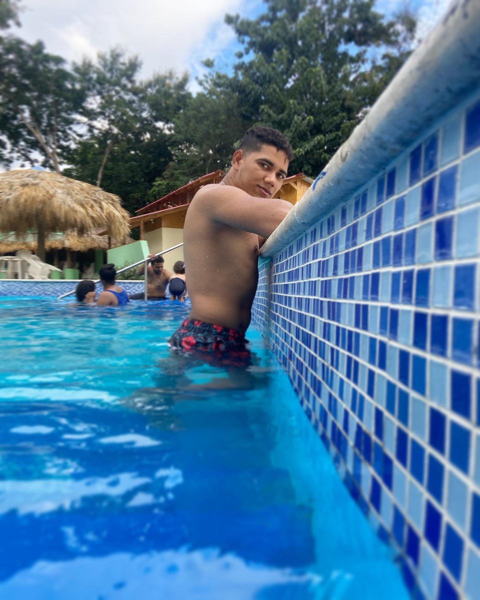 DerlinBaez3's tweet photo. ☀️✨𝘁𝗵𝗲 𝗦𝗰𝗲𝗻𝘁 𝗼𝗳 𝘀𝘂𝗺𝗺𝗲𝗿 𝗼𝗻 𝘆𝗼𝘂𝗿 𝘀𝗸𝗶𝗻✨☀️ https://t.co/ke2zlF6S3F