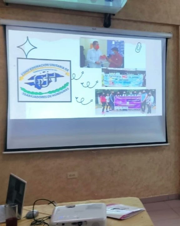 JuventudesCUTH's tweet photo. La compañera Zenia Díaz, sec. #JCUTH, facilitó taller sobre Violencia Laboral a representantes de la Secretaría de la mujer de los Capítulos de #COLPEDAGOGOGSH. 
#CUTH #JCUTH
#RedContraVA
#COLPEDAGOGOSH https://t.co/EvbHy3F4up