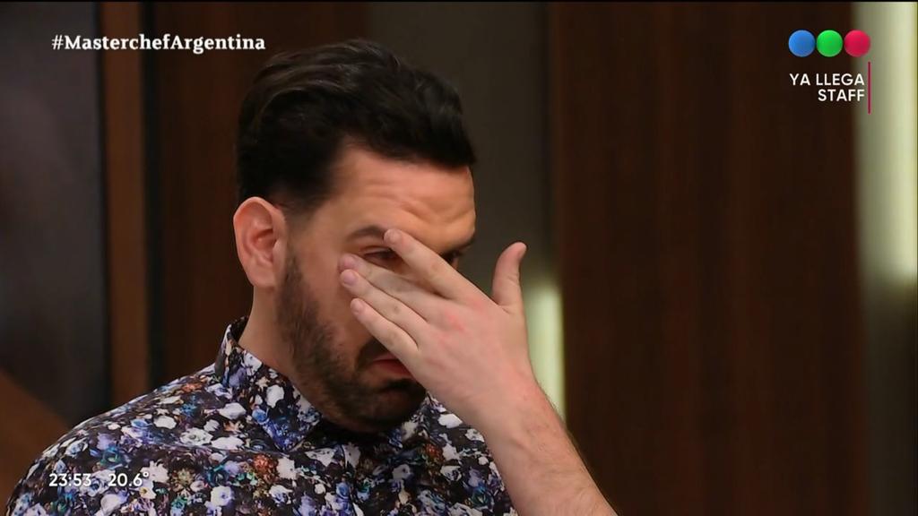infoGH2022's tweet photo. Santi del Moro: Tenés una historia muy fuerte con él (Atilio).
Martina: Me lo compré para reemplazar al anterior.

¡Joder, qué buena historia!
#GranHernano #GH22 https://t.co/iSBq8q8Itu