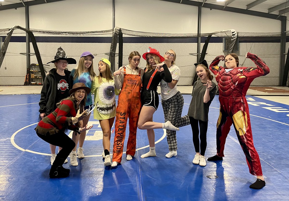 Carey Comp. Cheer tweet media