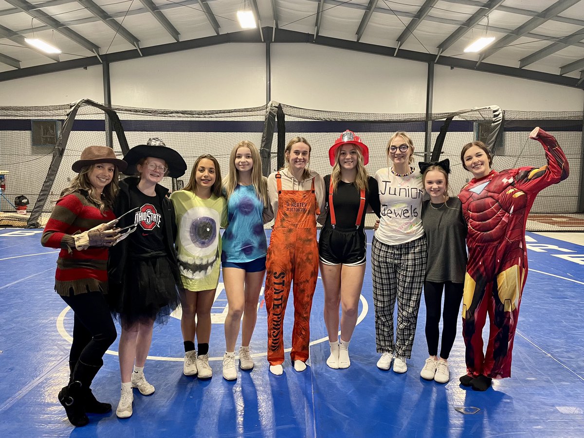 Carey Comp. Cheer tweet media