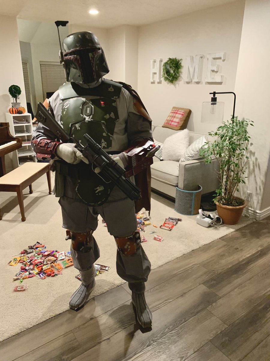 JeffMotor1's tweet photo. Quite the haul tonight.  All too easy! #halloween #starwars #BobaFett https://t.co/wLGhEZynxX
