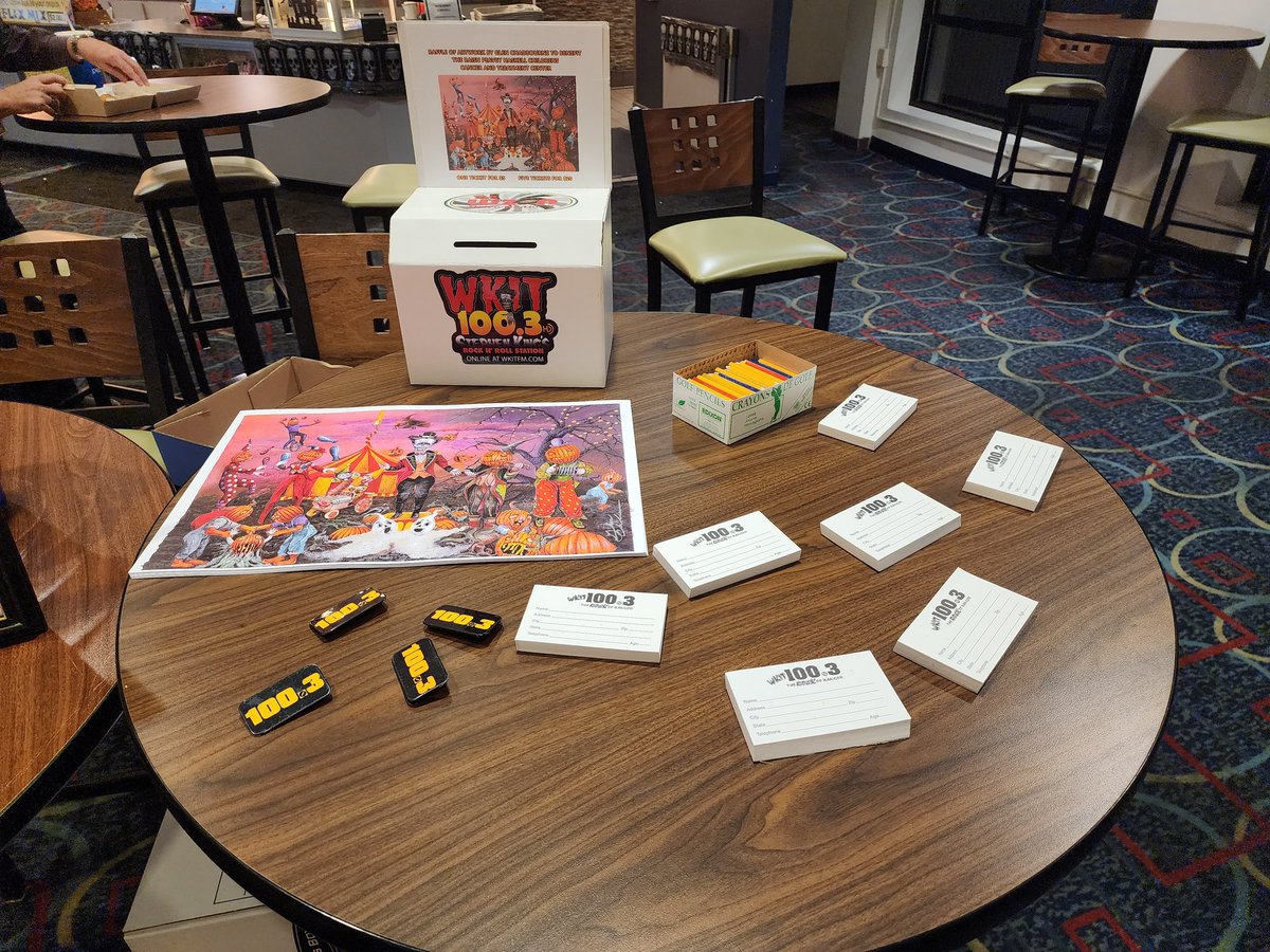 Annual Stephen King Halloween Movie Night featuring CELL! What an awesome night!