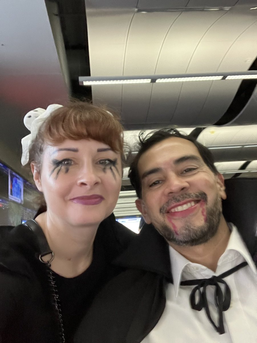 LWachowska's tweet photo. Happy Halloween from our S&amp;R team. 🎃👻 @UALNOC @denniszezas @jacquikey @united @Jmalig @MarioGo53730122 https://t.co/3q0BJYrOog