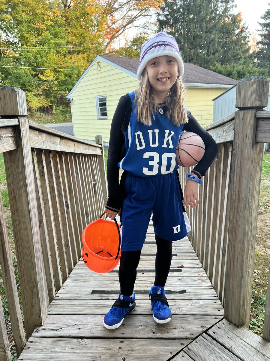 traviswolf7's tweet photo. Payton wanted to be @JonScheyer for Halloween. Complete with her Kyrie2s!  @DukeMBB #LetsGoDuke #BamWhat https://t.co/keOUvwLauM