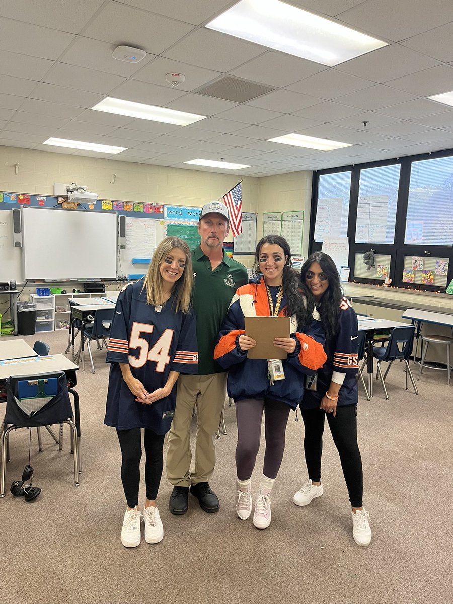 Arora_SD69's tweet photo. Go Bears! #SkokieSD69 #EdisonDolphins https://t.co/ye4XcsS6OH