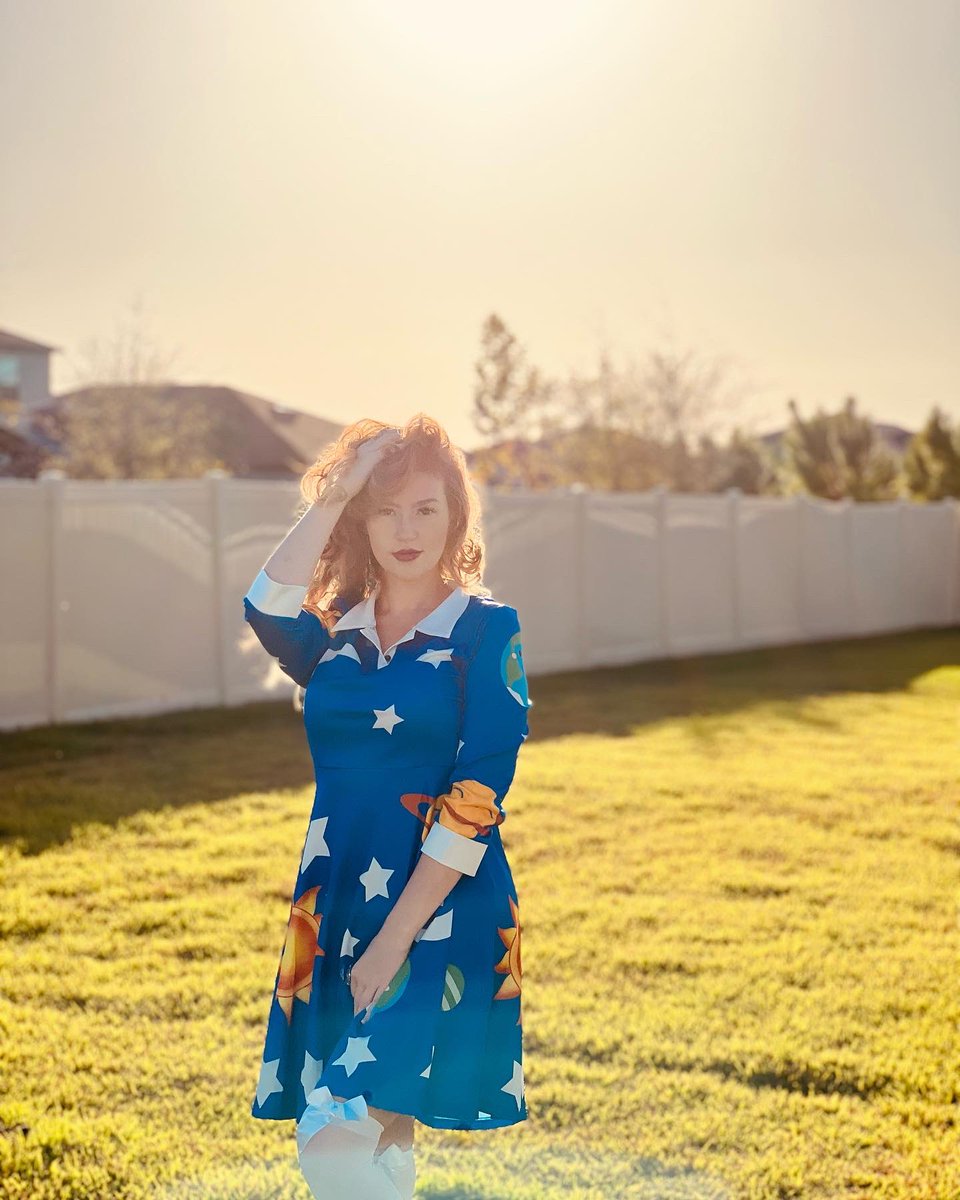 gingersnaps261's tweet photo. Introducing Ms. Frizzle, how’d I’d do? I want to ride in the magic school bus 🚌 #redhead #Halloween2022 #halloweencostume #msfrizzle #ladyleo #instagramdown #HalloweenHavoc #HalloweenNoDisneyPlus #HALLOWEENPARTY #Trending #like #follow https://t.co/HIxyRjOHxq