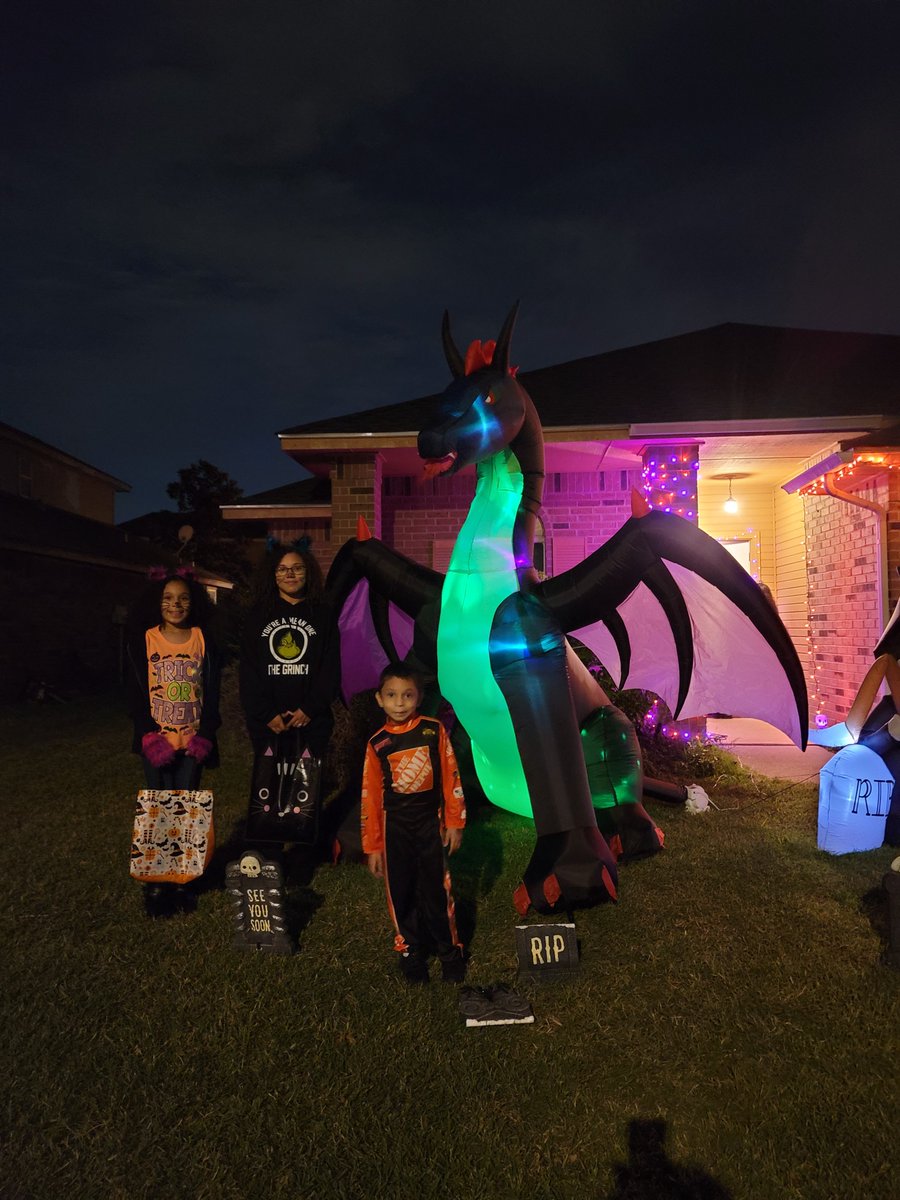 Renee Collins tweet media