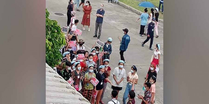 YANGON—Around 30 workers from Myanmar Pou Chen factory were fired after they led a protest demanding a pay raise. The workers demanded a wage increase of K8,000 ($3.81 USD) per day from K4,800 ($2.28 USD) per day. "As far as we know, 27 workers have been fired. We do not /1