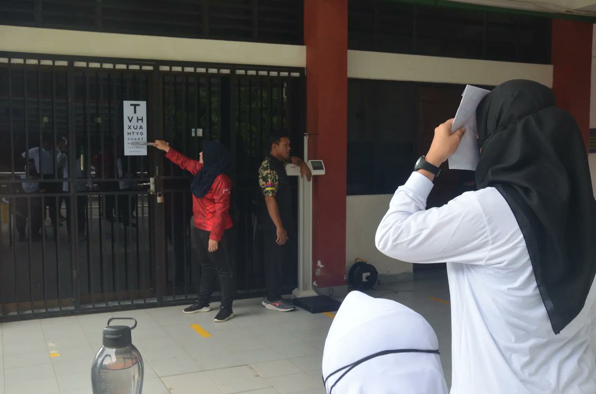 KdManjung's tweet photo. Pada 29. Oktober . 2022 Unit KD SRI MANJUNG telah melaksanakan Pengambilan Pegawai Kadet dan Perajurit Muda PSSTLDM KD SRI MANJUNG bagi siri 02/22.
Seramai 53 dipanggil untuk menghadiri temuduga daripada jumlah itu, seramai 45 orang telah terpilih untuk ke peringkat seterusnya. https://t.co/rnD27zaPPK