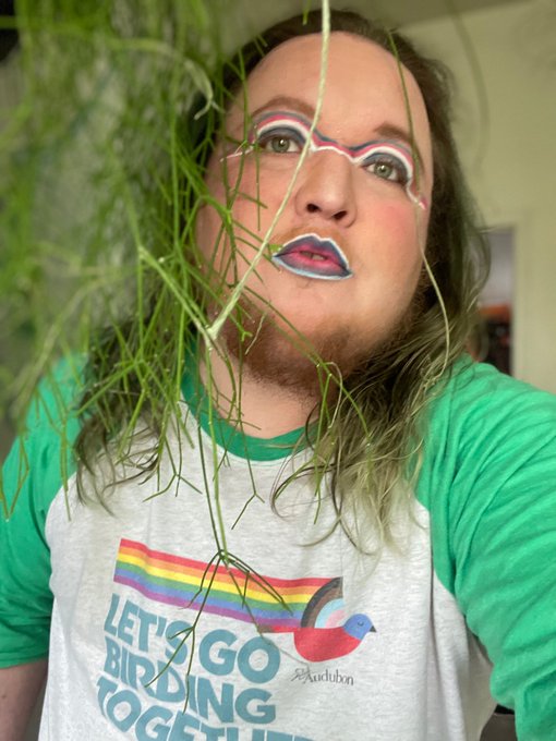 My birding outfit #birder #ftm #pride https://t.co/rtIDq1vn8X<a href="/tag/birder"class="tags">#birder</a><a href="/tag/ftm"class="tags">#ftm</a><a href="/tag/pride"class="tags">#pride</a>