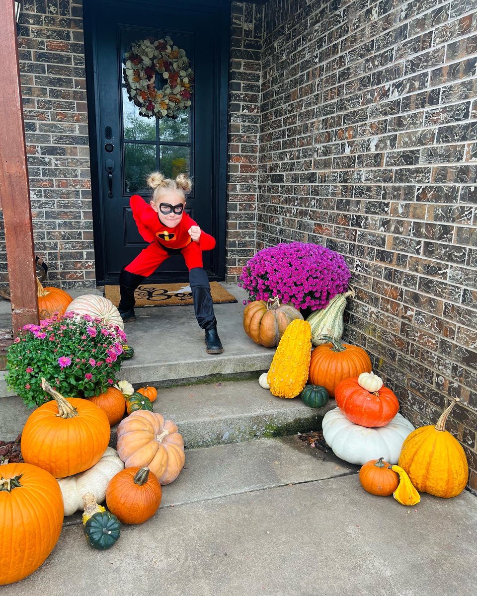Koriekatelyn's tweet photo. Happy Halloween 🎃👻 https://t.co/5WFIWMwuOu