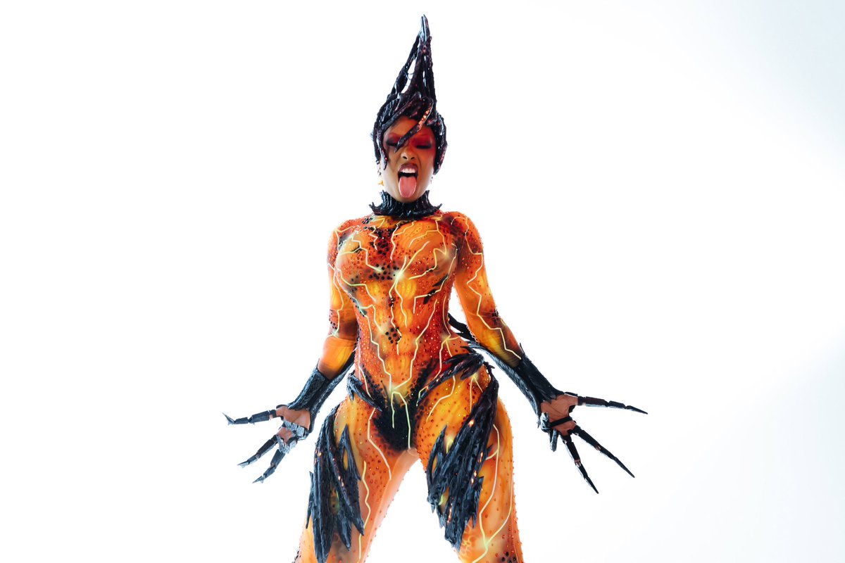 theestallion's tweet image. Manifesting myself into one of these hero movies 🔥🔥🔥 and my power would be burning down anyone that goes against me lol #hottieween22