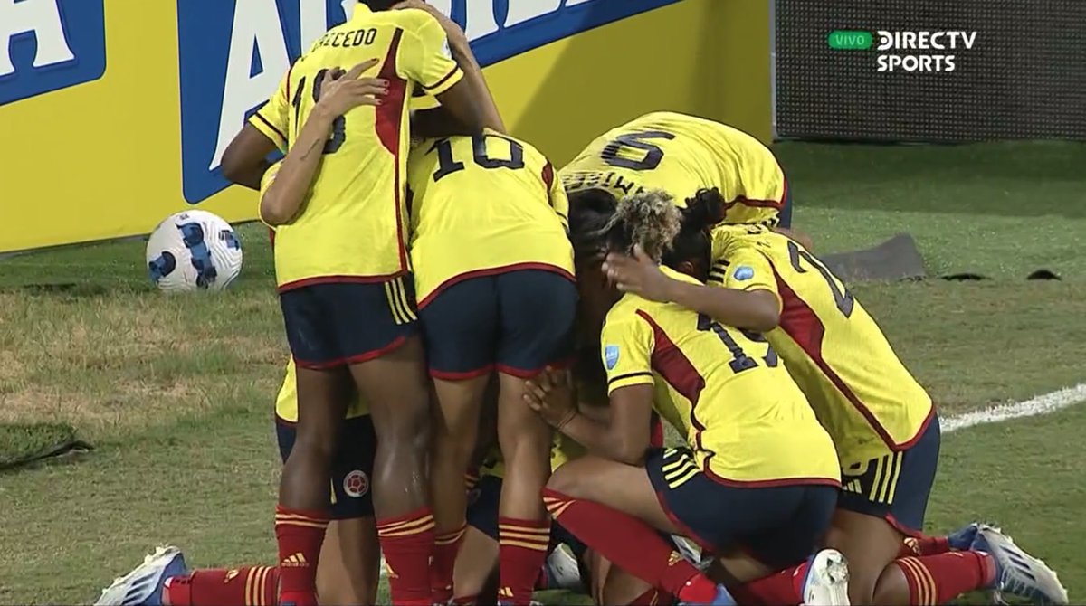 DSportsCO's tweet photo. 🇨🇴 El fútbol femenino en Colombia durante 2022:
-Subcampeonato de la #CopaAmericaDIRECTV
-Subcampeonato del Mundo Sub-17
-Cuartos de final Mundial Sub-20
-Clasificación al Mundial de mayores
-Tercer y cuarto puesto #LibertadoresFEM
🔁 ¡RT si están orgullosos!
#ConexionDIRECTV https://t.co/WesAiqTkAG