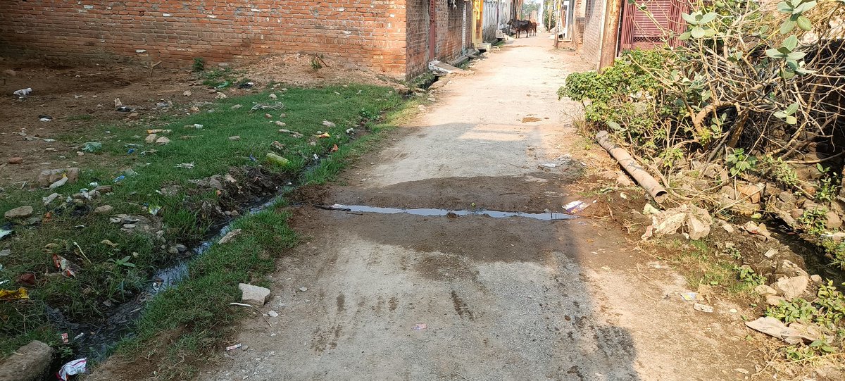 divyesh_agarwal's tweet photo. @AuthorityJhansi @SmartCityJHS @jhsnagarnigam @myogiadityanath sir few days before here was a road of Apex but i don't know why the contractor or Parshad came and demolish the road and now no one coming up for the new road inside khodan tubewell road khatibaba  PLS Take action https://t.co/gHfe1Eb1Oy