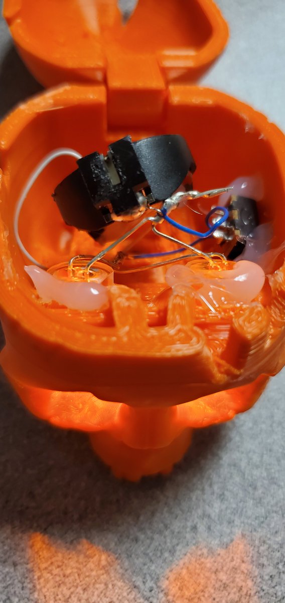 HCSS_Comp_Sci's tweet image. Halloween themed learning! We&apos;re practicing real-world skills like soldering, meeting deadlines, calculating resistance, and how LED&apos;s actually work. Even simple things can contain big learning opportunities! Very happy with this senior TEJ project! @HolyCrossPTBO @PVNCLearnTech