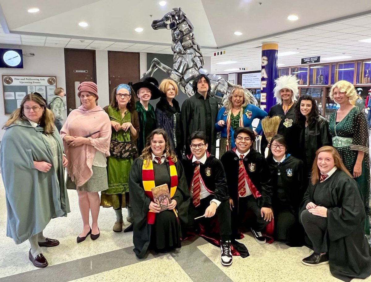 mary luckritz tweet media