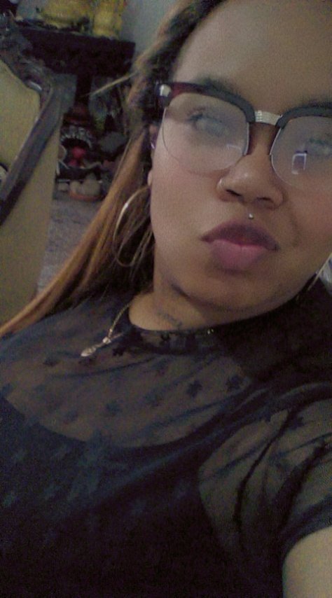 gabbycache's tweet image. Lunes 😈