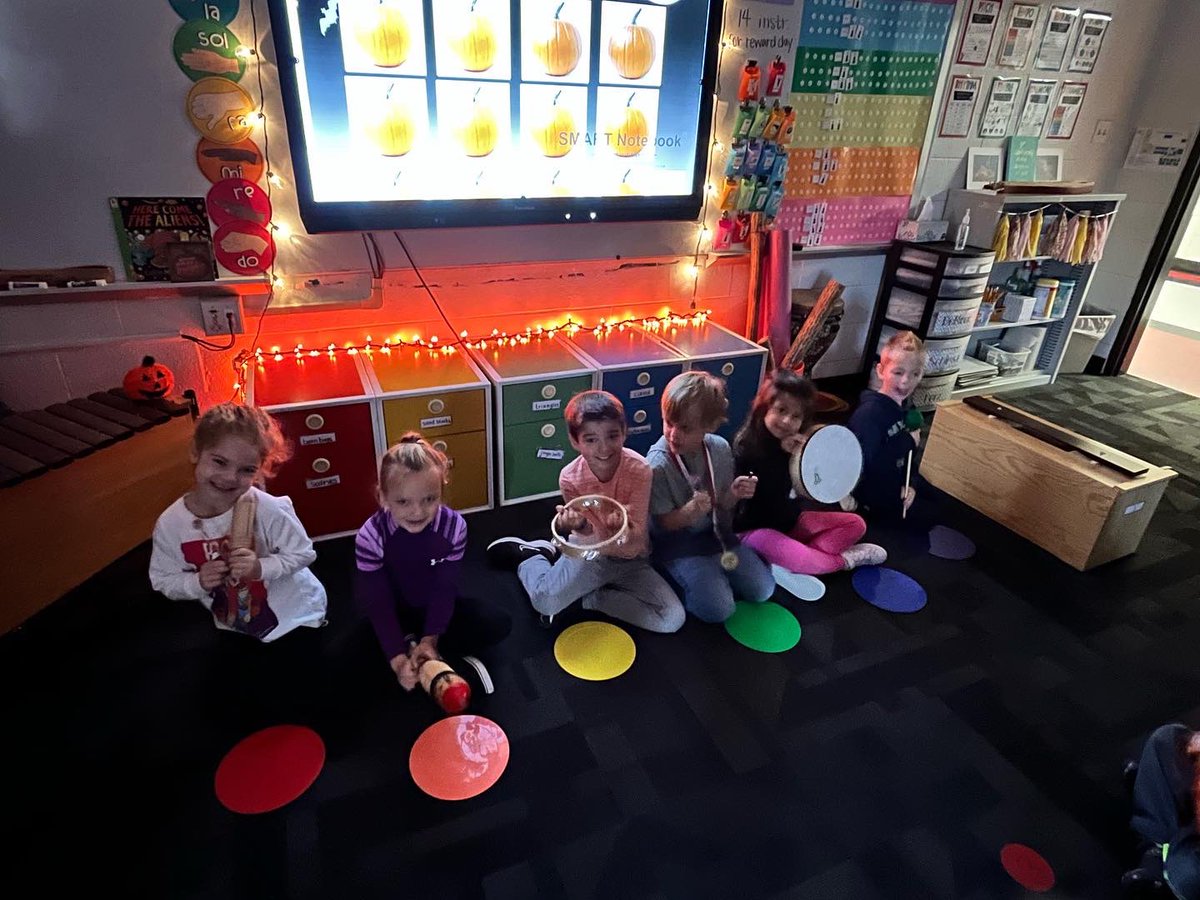 Music at Pond tweet media