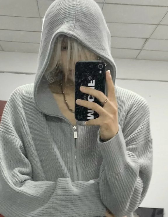 interaction call! like this for a dm and to be moots. 18+ only please. i need new stalking victims. #krp18 #krp20