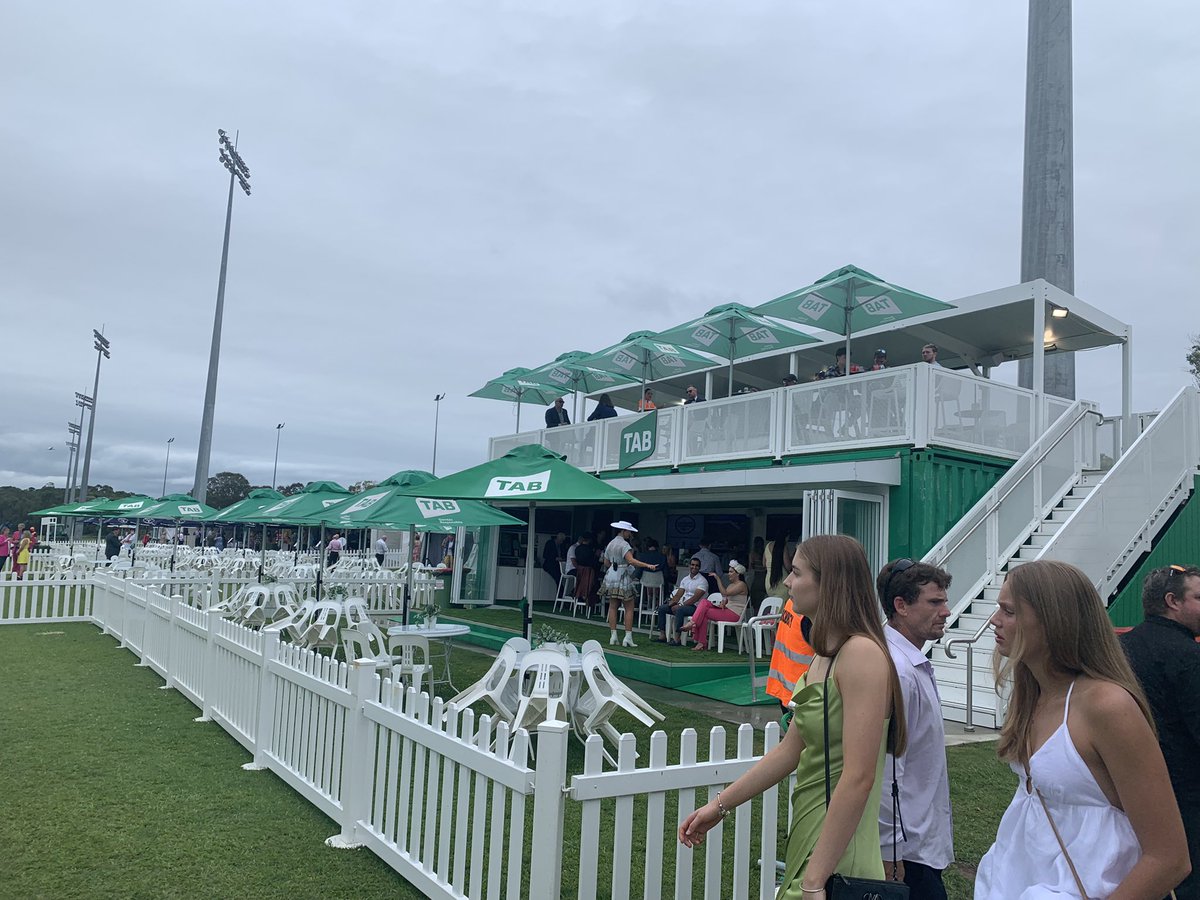 Anneka_Bananaka's tweet photo. @TAB marquee is pumping…🤣#sunshinecoastturfclub #MelbourneCup https://t.co/8l1eeKUWc5