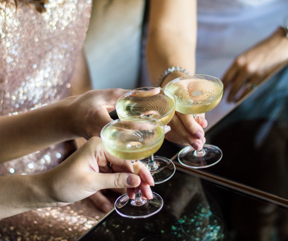 Horses, fascinators, and champagne...the ultimate combination to celebrate Melbourne Cup! Join us at Grain bar in Sydney CBD to watch the race with your friends and colleagues 🏇 

Grain Bar is open today from 12 pm.