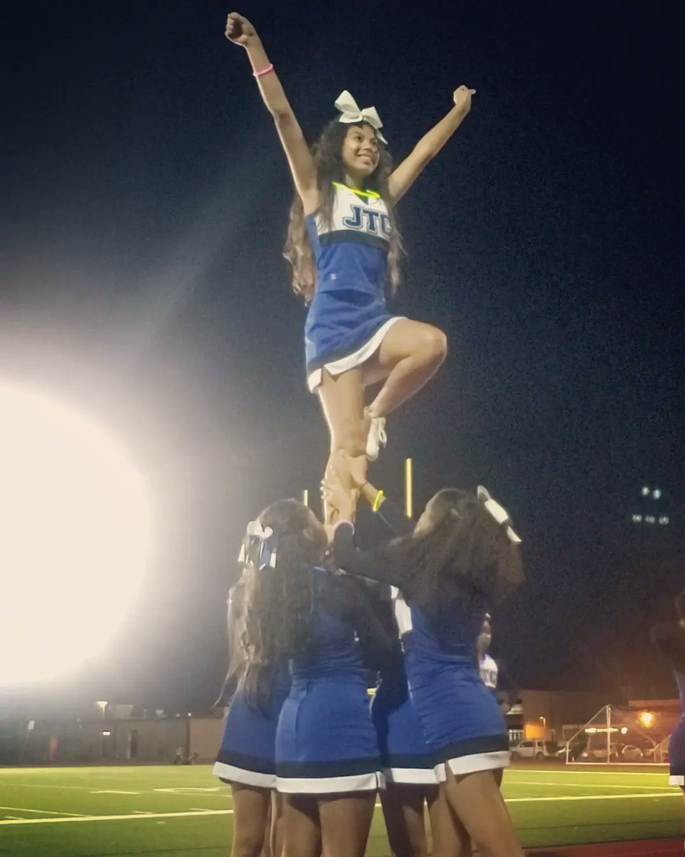 JTCVikingCheer's tweet photo. Monday night lights📣🏈💙
@DavidDunphy17
@Jackson_Vikings https://t.co/ZIpm2ArZWi