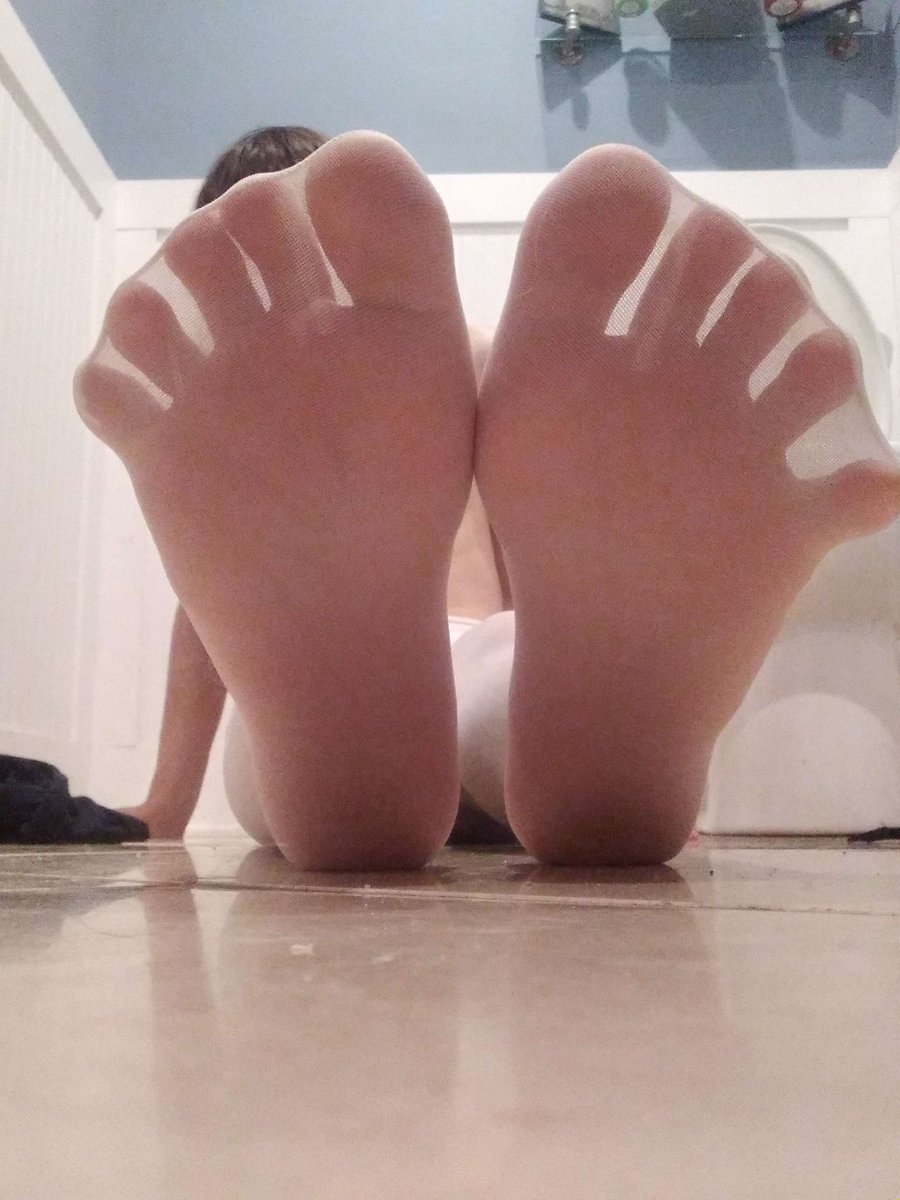 Massive_Monica's tweet photo. I couldn't really get a lot of good pictures in my maid dress, so please accept pantyhose feet shots instead. Happy Halloween! https://t.co/JjYT2ZyK0A