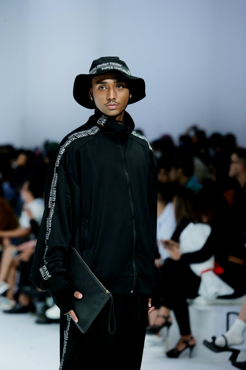 Jakarta Fashionn Week berkolaborasi bersama @lazada_id untuk majukan industri mode Indonesia.

LAZADA mempersembahkan “Fashion of The Next Normal”

Auctus
Elnov
Shining Bright
SSST

#JFW2023 #FashionReformation