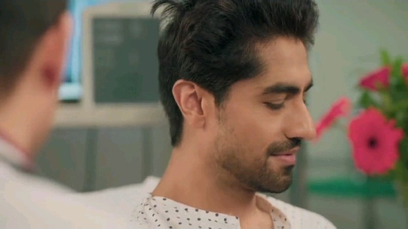 NaimaShaikh15's tweet photo. Dr. Rohan to Dr. Abhimanyu,😂💘
Pyaar me Gyaan ki moti 4.O 😂
I love this bond #AbhiRo ❤️
#yrkkh #AbhimanyuBirla #HarshadChopda https://t.co/6ygpERNbIc