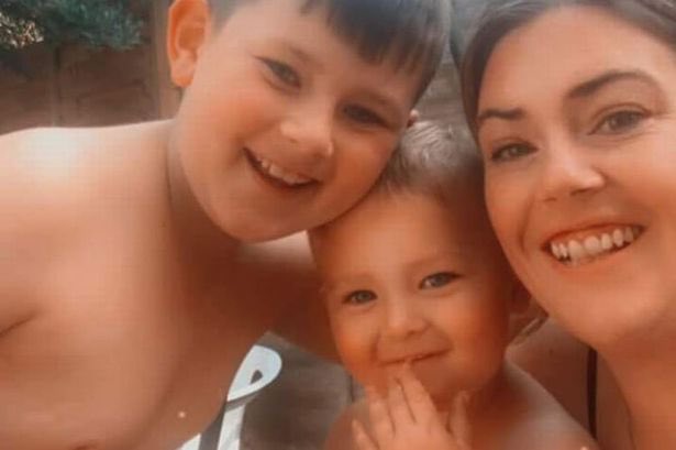🇬🇧 British mum Michaela Bateman (34) #diedsuddenly from a massive heart attack caused by blood clots in her lungs. She went from preparing her 9 year old child for school to saying goodbye forever…