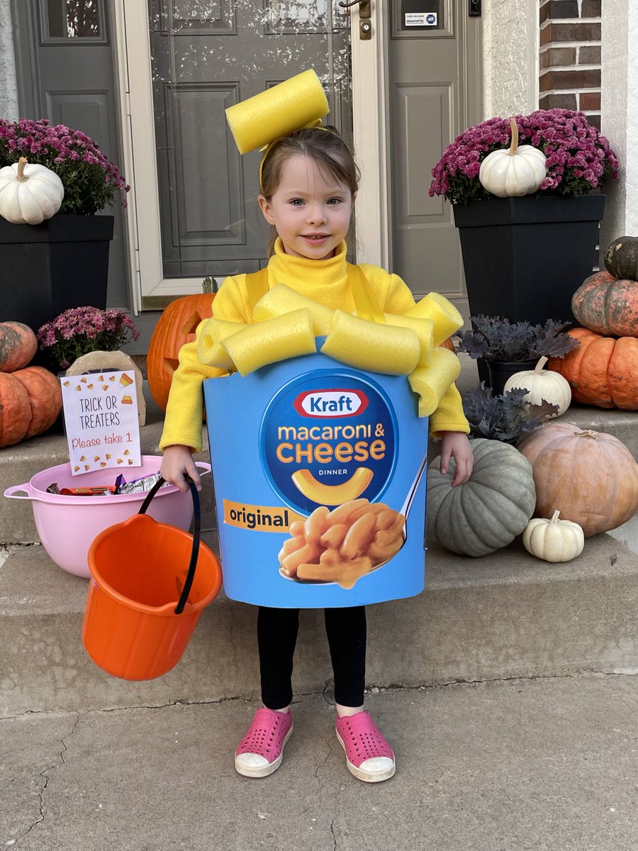 chewbert317's tweet photo. @kraftmacncheese the cheesiest Halloween ever https://t.co/nGxqhHKN2E