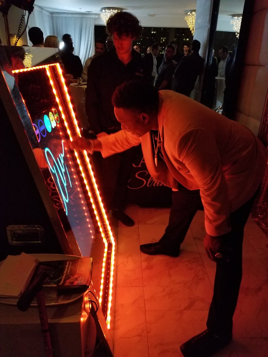 JEMRentals's tweet photo. @TheRock @XFL2023 @XFLRenegades @XFLDefenders @XFLRoughnecks @XFLGuardians @XFLBrahmas @XFLSeaDragons @XFLBattlehawks @XFLVipers @DanyGarciaCo You need our amazing photo booths at your stadiums for the fans and teams! Fans receive an awesome 4x6 print on customized photo overlay and receive a text with photo and personal message by the team and XFL will receive all phone numbers and emails! https://t.co/df3O5c5Sst