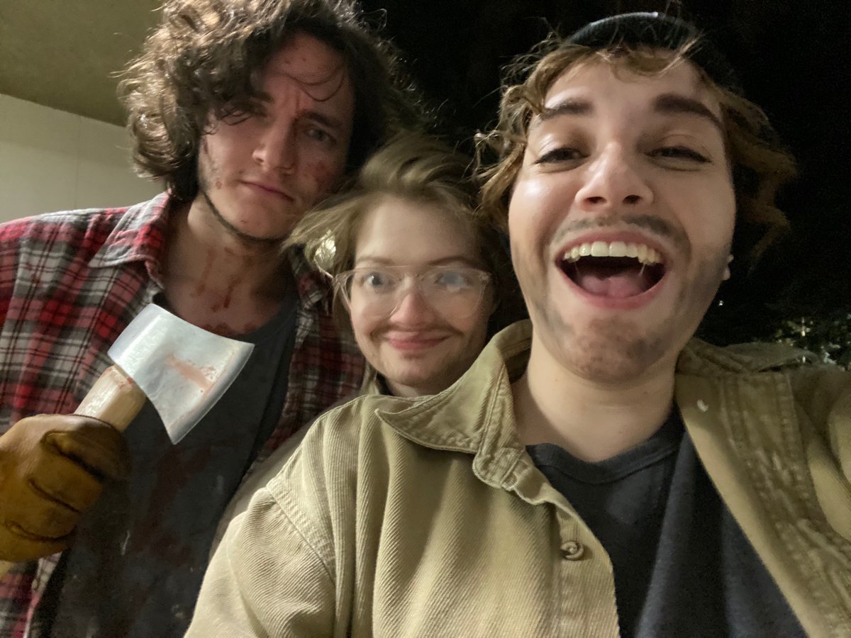 baigalaxies's tweet photo. @shanemadej @ryansbergara @wearewatcher @ThePotatoMan248 @asrightas_reina  

Happy Halloween from Shane and Ryan, an axe murderer, a zombie, and a normal Preston boy. 🎃🖤👻💀 https://t.co/VersP3OHBd