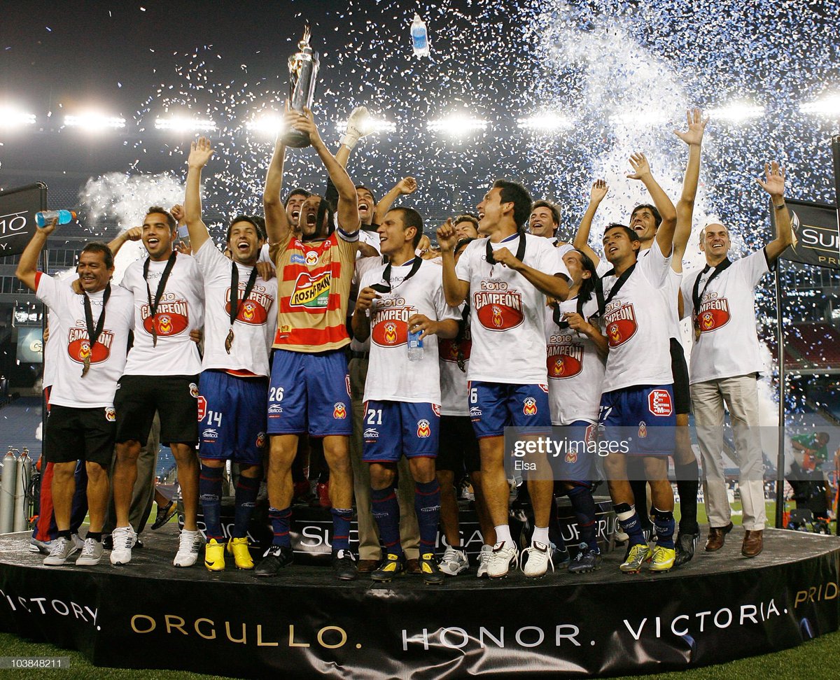 MonarcaSponsor's tweet photo. @JLHB33 @C_A_Morelia Presi, ¿no estará por ahí la copa de campeón de la SuperLiga (2010)? https://t.co/QFdmKwErf1