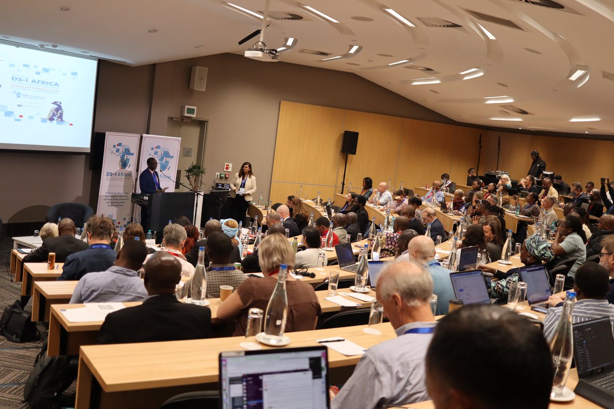 DSI_Africa's tweet photo. We are looking forward to another good day at the 2nd @DSI_Africa Consortium Meeting @UCTGSB after a successful 3 days so far #DSIAfrica #DSIAfricaMeetsCapeTown #DataScience https://t.co/qh3gKmPSEL