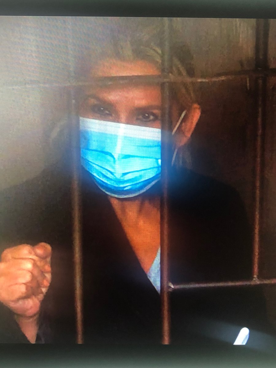 GOLPE NA BOLÍVIA: a “presidente” do país, toda-poderosa, acabou presa por conspiração e TERRORISMO. O golpe foi revertido.