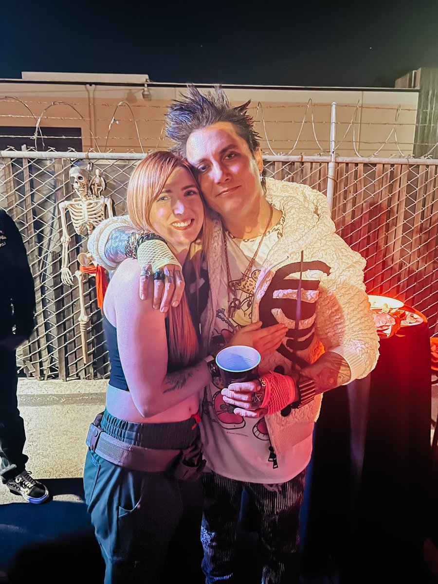 samkitten2012's tweet photo. Loved getting to spend so much time with such amazing guys! And so proud of @jamie__london for all he has done 😍 https://t.co/fmW1bmTAaw