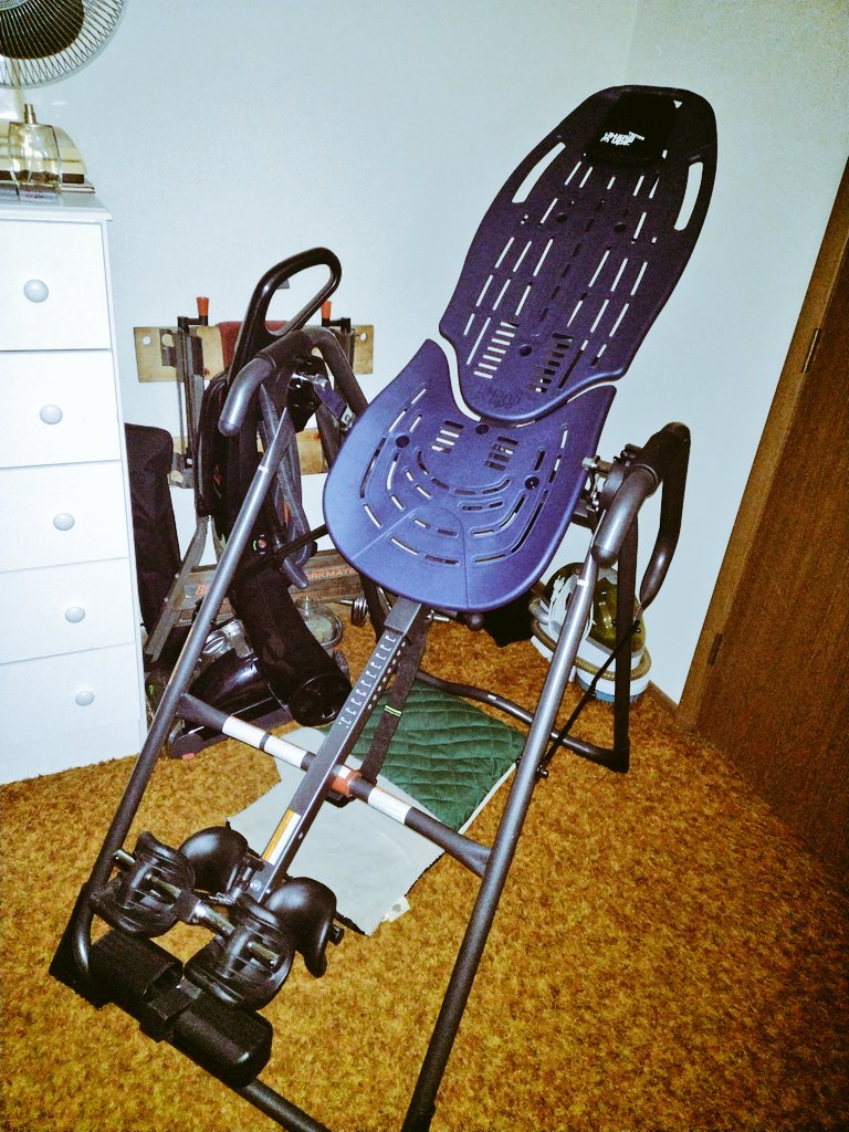 boss120gb's tweet image. #Teeter🙏Worth every💵!😭If you have back pain like me,You should definitely look into investing in 1!Had to re order the adjustment pins n 3rd pic😵‍💫My Dad misplaced them😵‍💫Found 2pak n Ebay!🙏Teeter is #1❤️ #InversionTable #BackPain😭 #TeeterHangUps 🐒